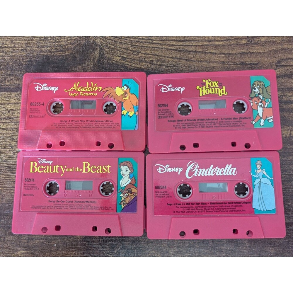 LOT OF 4 VTG Disney Storybook Audio Cassettes Aladdin Cinderella Beauty & Beast